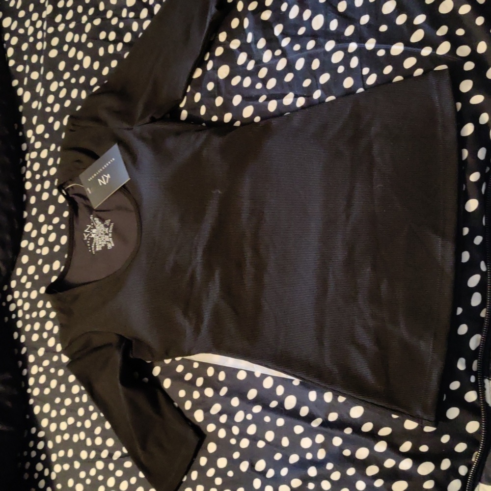 Klassy Network XS quarter sleeve scoop shirt